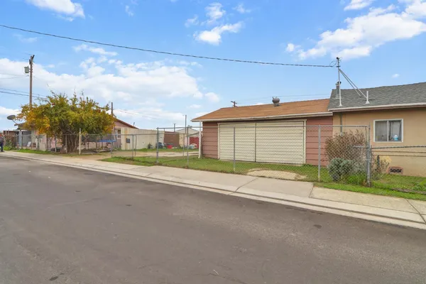 $399,999 | 212 El Paso Avenue, Modesto, CA 95351