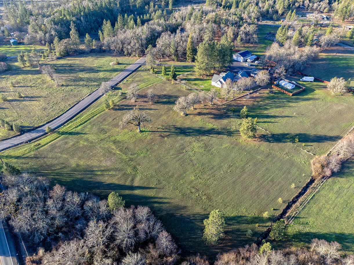 161 Sparky Way Cave Junction, OR 97523 - Photo 9 of 14 DJI_20251230152928_0069_D copy