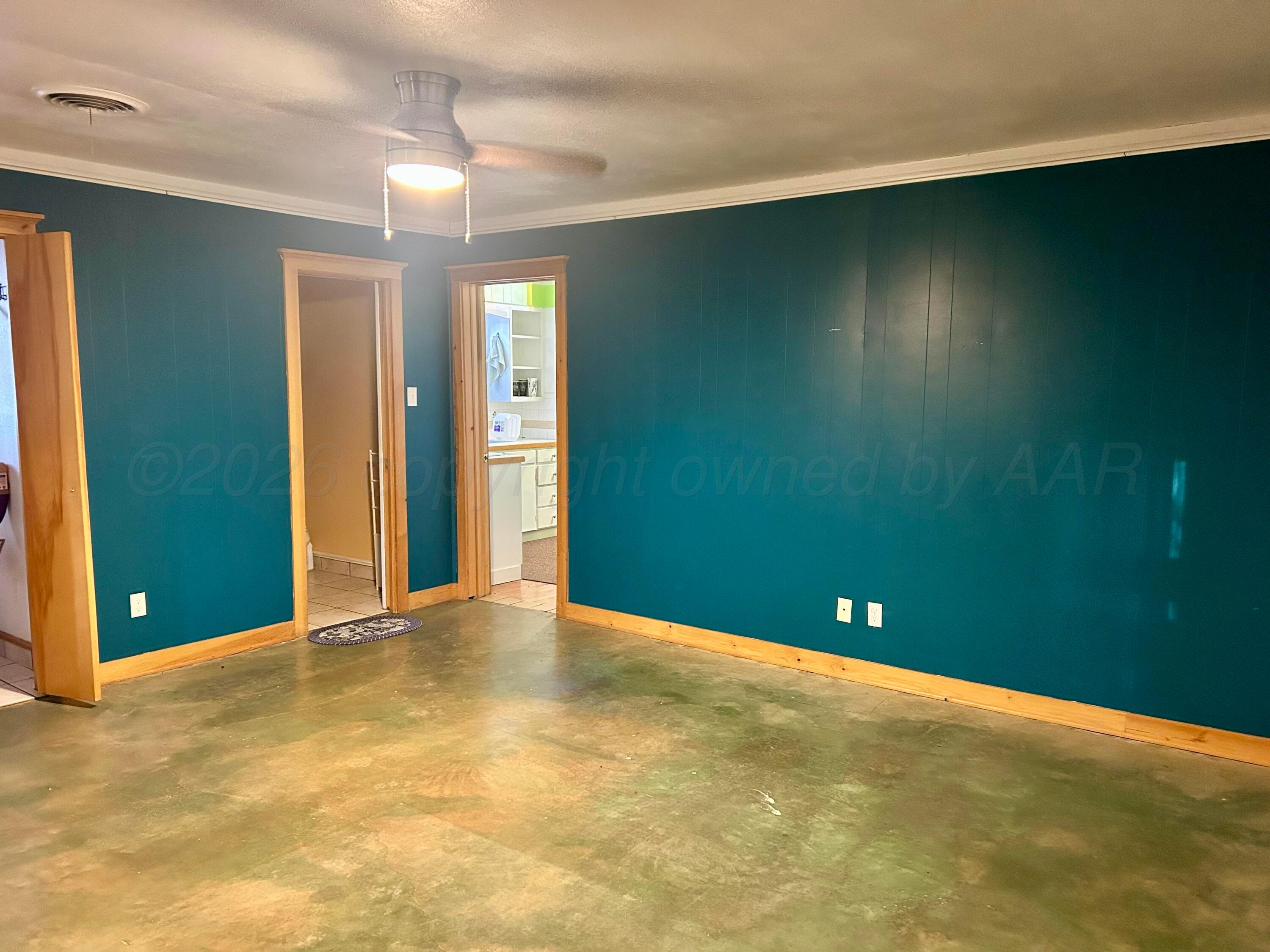 1426 South Main Street Canadian, TX 79014 - Photo 20 of 26 en view of an empty room with closet and entryway