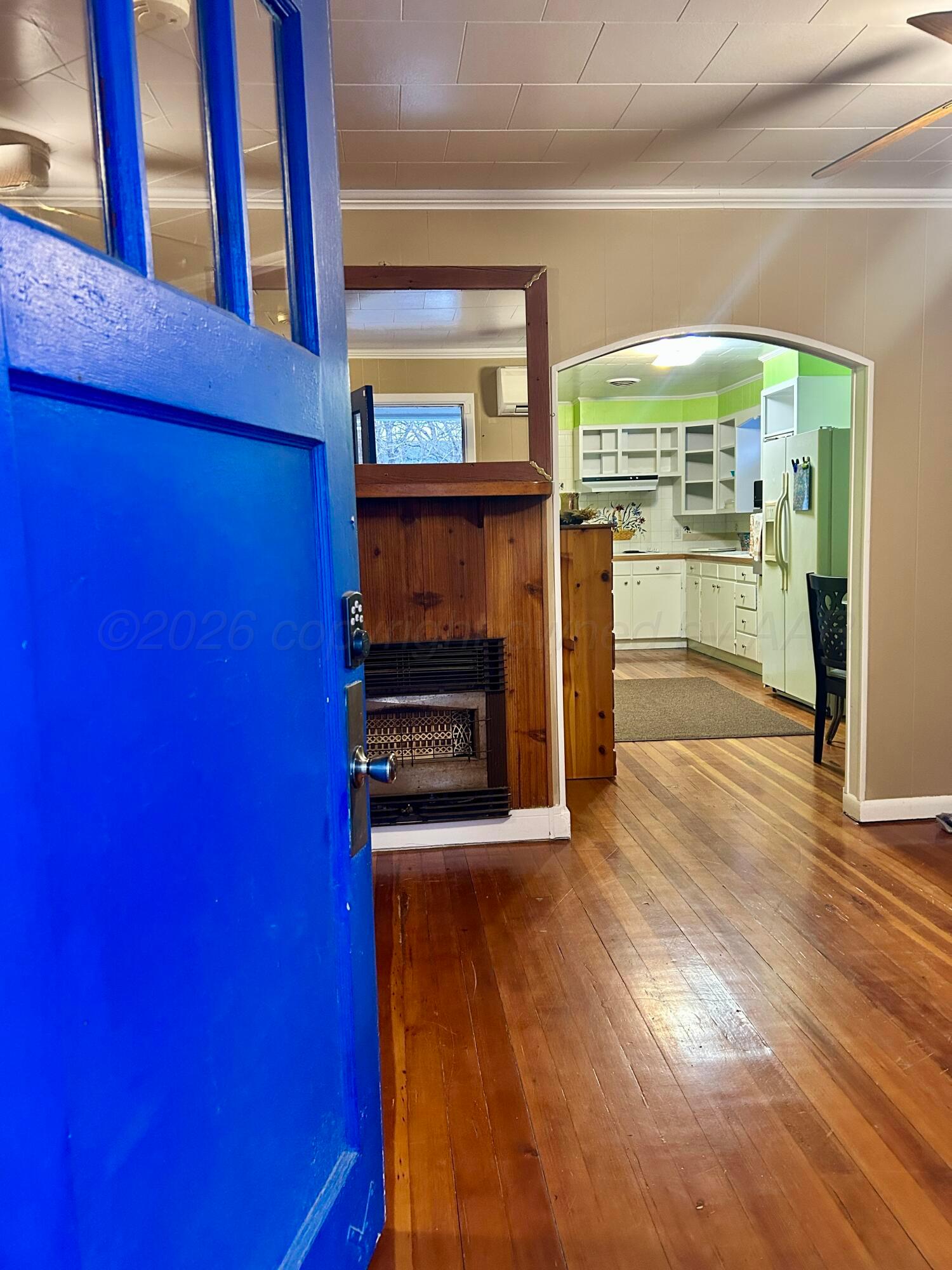 1426 South Main Street Canadian, TX 79014 - Photo 6 of 26 a view of livingroom with furniture