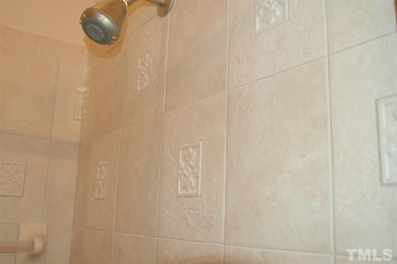 7316 Fontana Ridge Lane Raleigh, NC 27613 - Photo 16 of 20 Tile details in shower