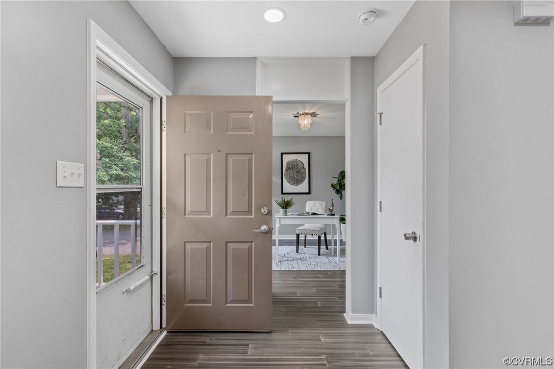 5106 Hartsdale Road Chesterfield, VA 23832 - Photo 3 of 28 Gallery Image 3