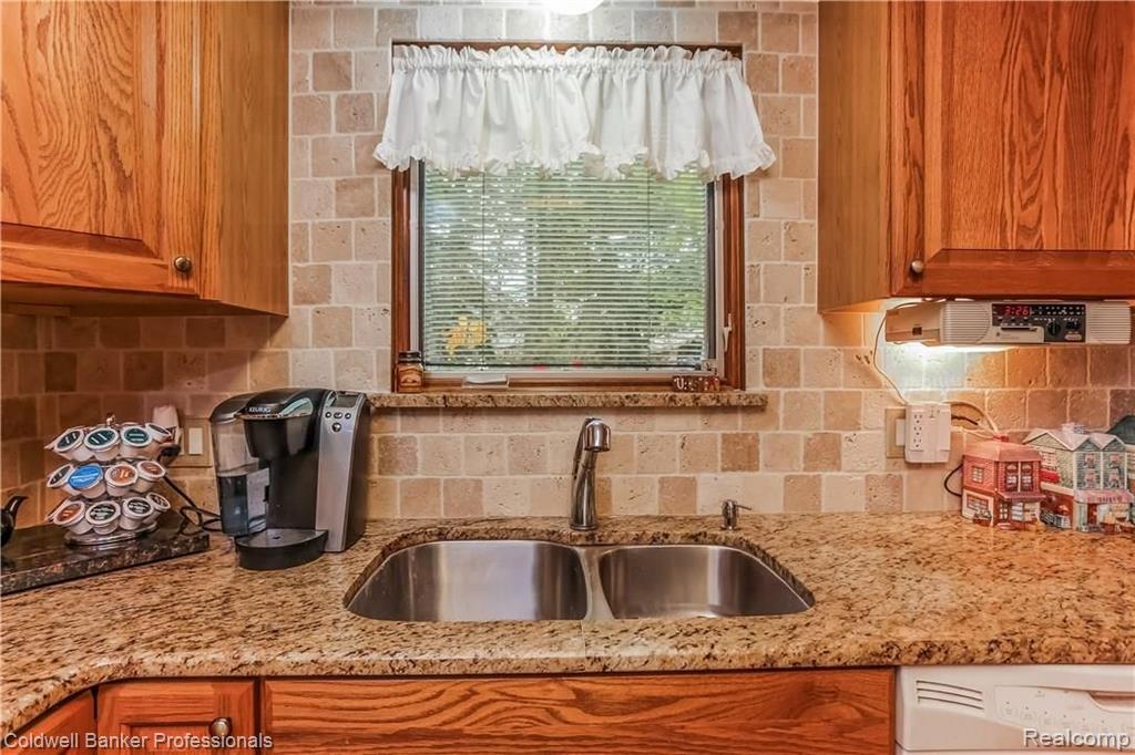 2784 Winter Park Road Rochester Hills, MI 48309 - Photo 11 of 63
