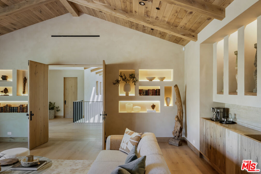 24877 Eldorado Meadow Road Hidden Hills, CA 91302 - Photo 23 of 46