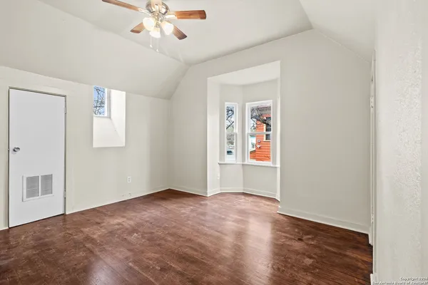 $1,195 | 1618 West Kings Highway, Unit 16201, San Antonio, TX 78201