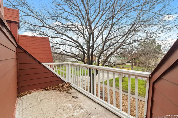 $1,195 | 1618 West Kings Highway, Unit 16201, San Antonio, TX 78201