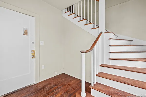 $1,195 | 1618 West Kings Highway, Unit 16201, San Antonio, TX 78201