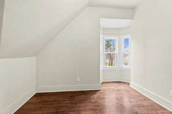 $1,195 | 1618 West Kings Highway, Unit 16201, San Antonio, TX 78201