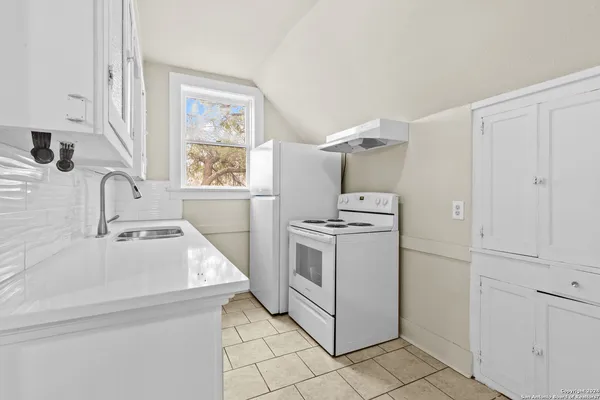 $1,195 | 1618 West Kings Highway, Unit 16201, San Antonio, TX 78201