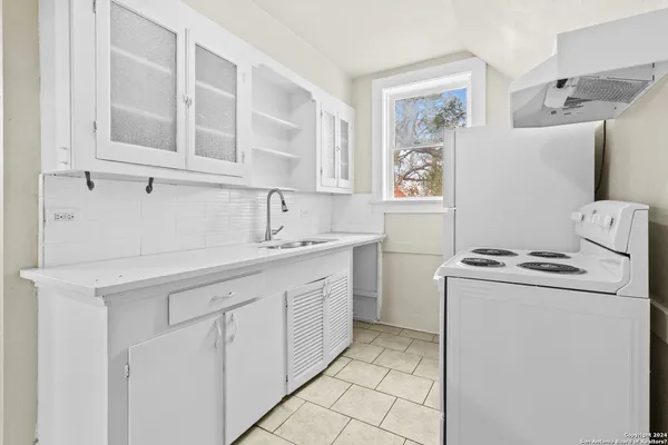 $1,195 | 1618 West Kings Highway, Unit 16201, San Antonio, TX 78201