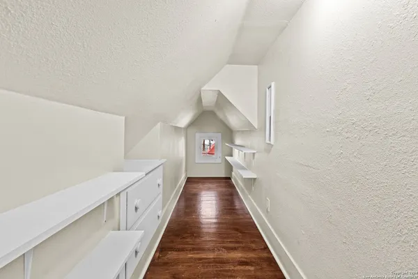 $1,195 | 1618 West Kings Highway, Unit 16201, San Antonio, TX 78201