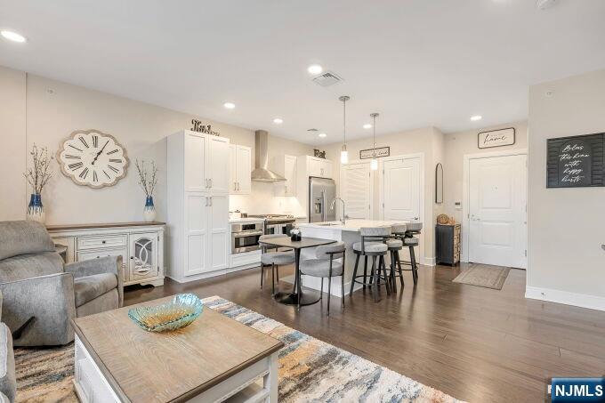 5309 Rio Vista Lane Northvale, NJ 07647 - Photo 4 of 44