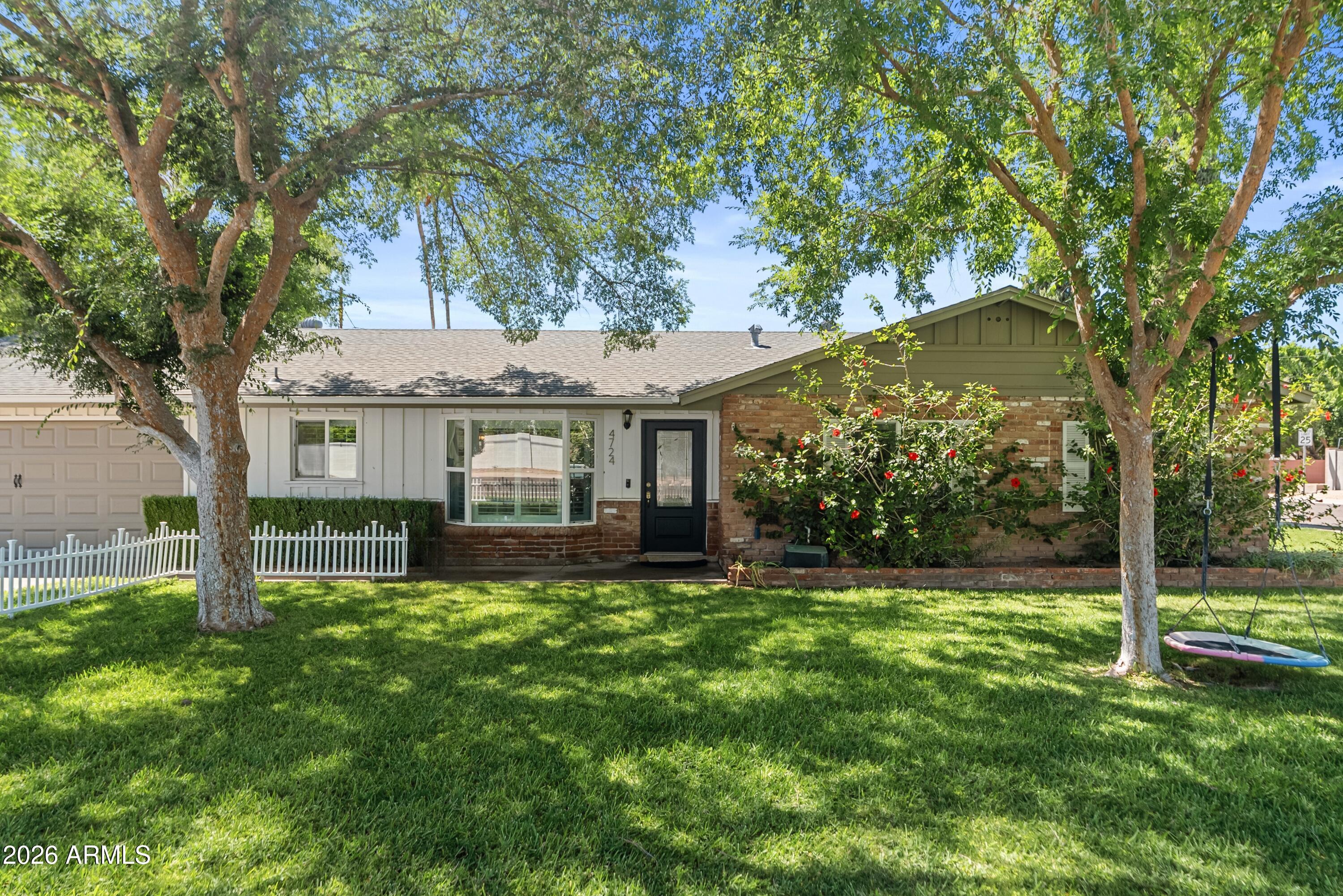 4724 North 36th Street Phoenix, AZ 85018 - Photo 2 of 34 5cf6dc88-fe65-4e1e-aa94-8da4742f73a5
