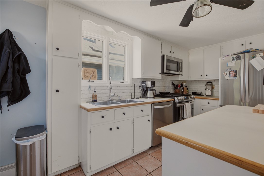 6 Murphy Avenue Bristol, RI 02809 - Photo 13 of 37