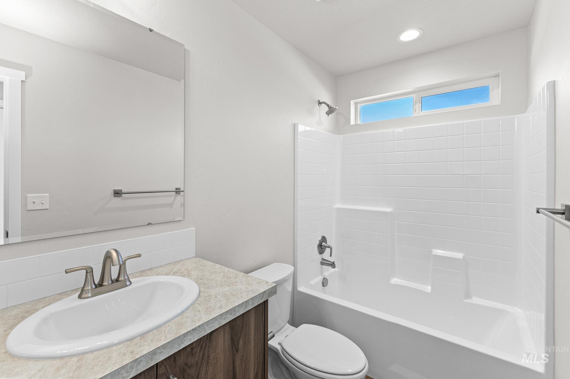 1436 Long Pond Street Middleton, ID 83644 - Photo 17 of 24 Bathroom with shower / bath combination and vanity