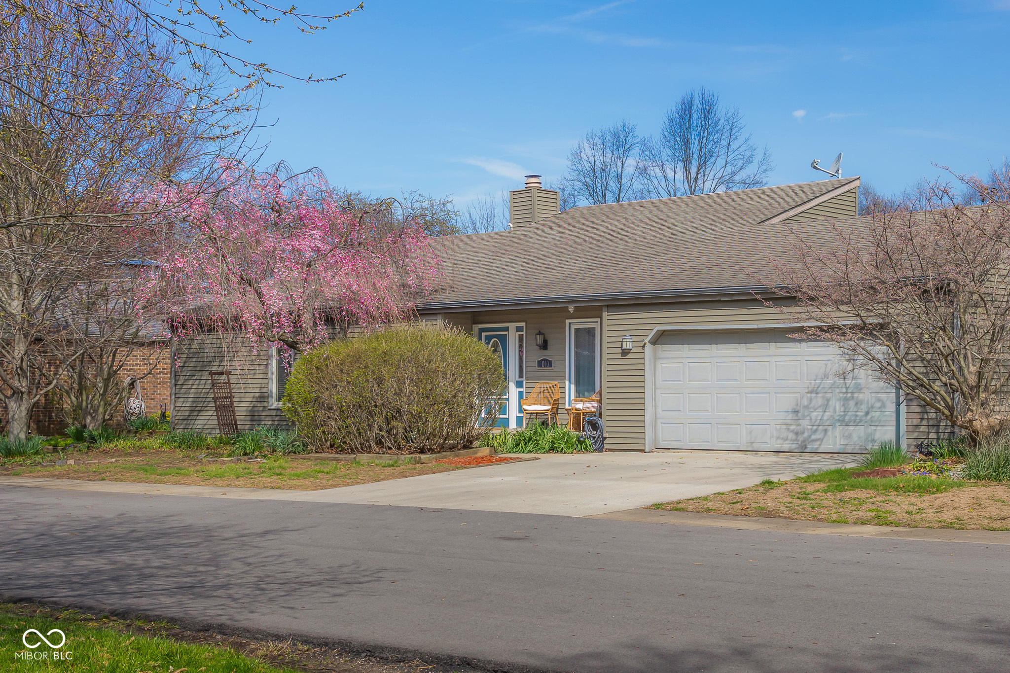 1010 Rocky Ford Road Columbus, IN 47203 - Photo 2 of 47