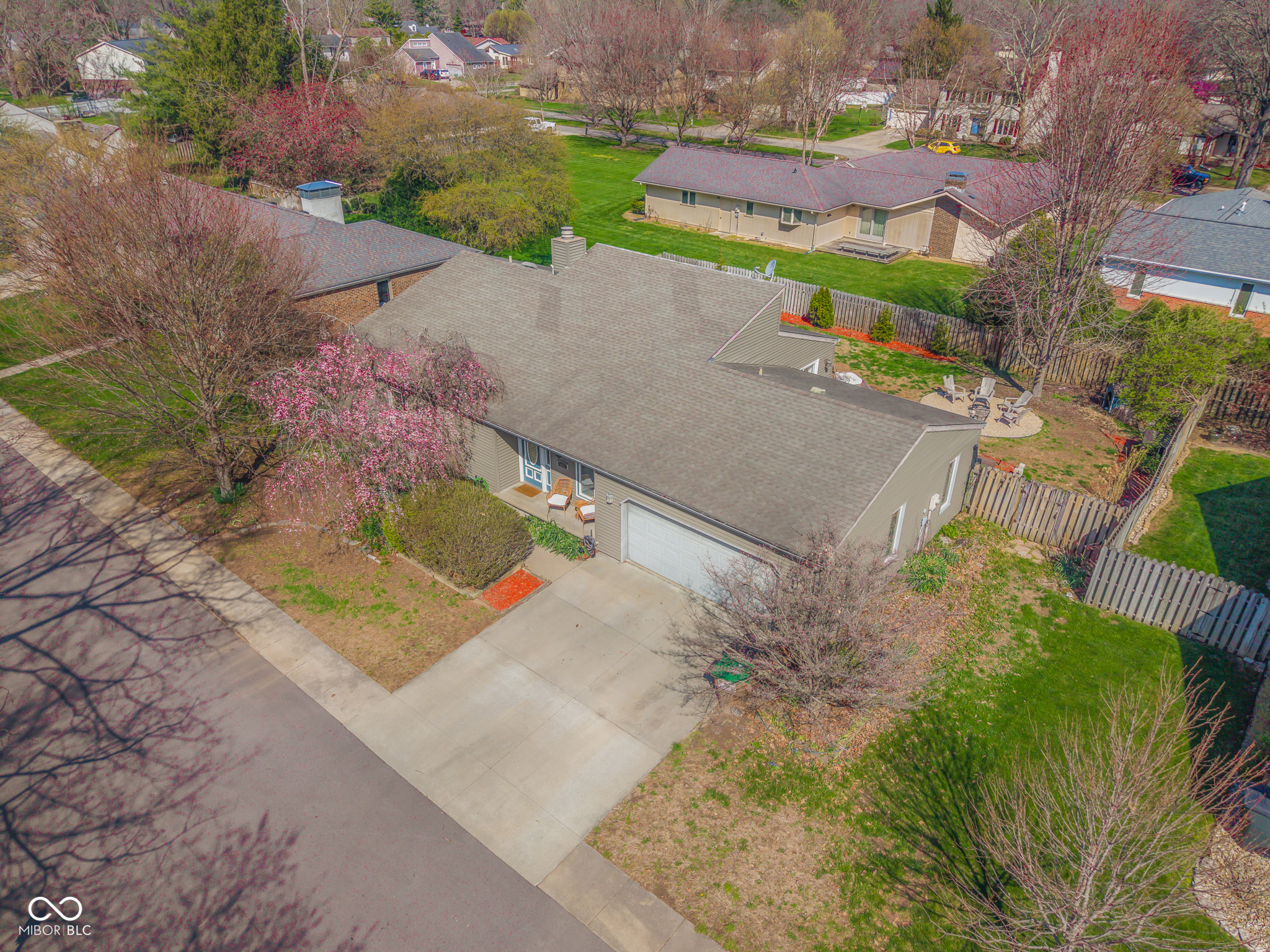 1010 Rocky Ford Road Columbus, IN 47203 - Photo 3 of 47