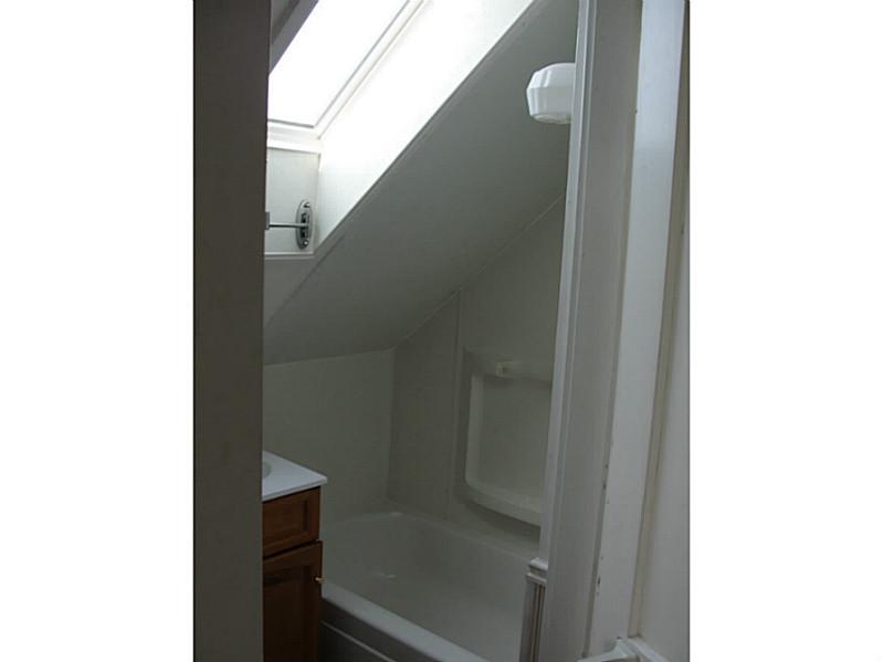41 Crossway Road Cranston, RI 02910 - Photo 11 of 20 Bathroom.