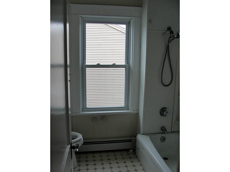41 Crossway Road Cranston, RI 02910 - Photo 12 of 20 Bathroom.