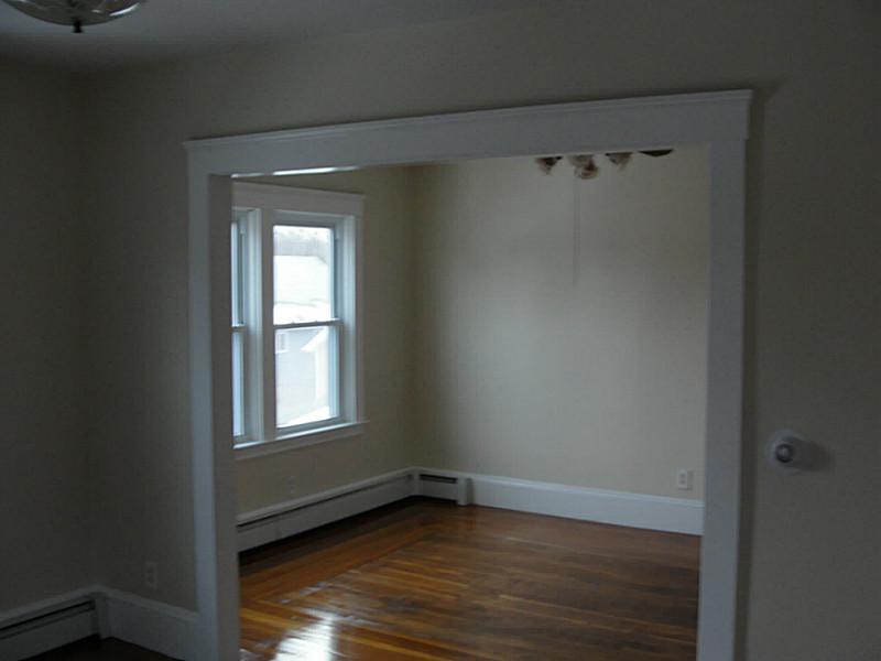 41 Crossway Road Cranston, RI 02910 - Photo 14 of 20 Living Room.