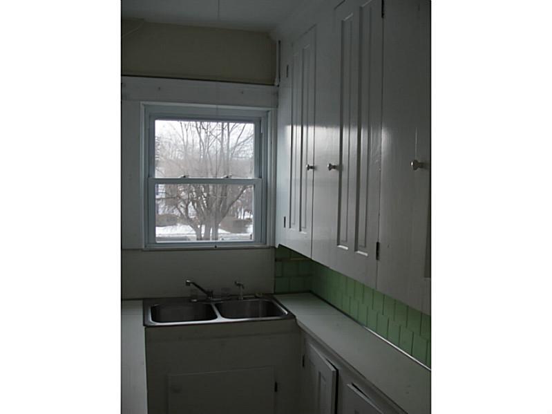 41 Crossway Road Cranston, RI 02910 - Photo 9 of 20 Kitchen.