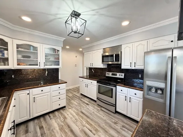 $295,500 | 2004 North Lynn, Nevada, MO 64772