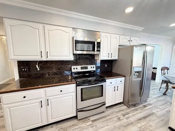 $295,500 | 2004 North Lynn, Nevada, MO 64772