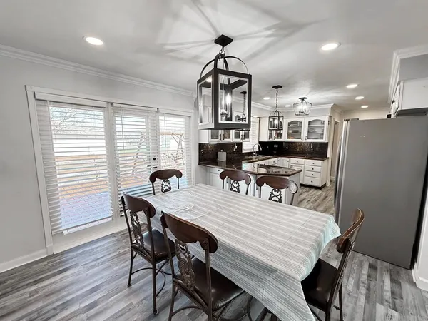 $295,500 | 2004 North Lynn, Nevada, MO 64772