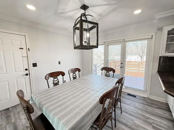 $295,500 | 2004 North Lynn, Nevada, MO 64772