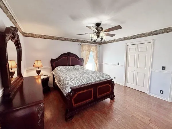 $295,500 | 2004 North Lynn, Nevada, MO 64772