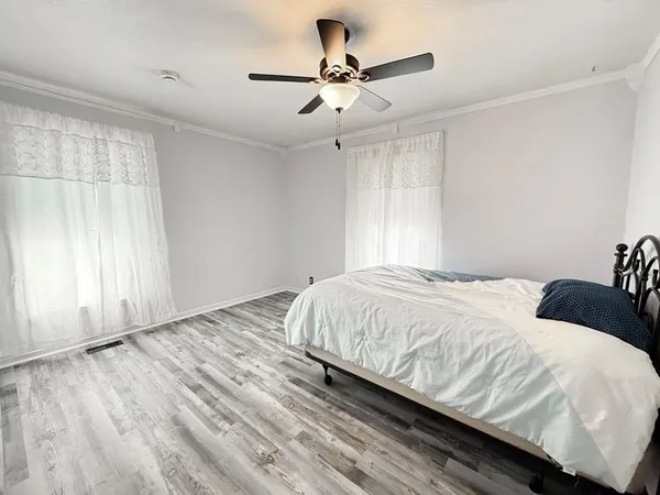 $295,500 | 2004 North Lynn, Nevada, MO 64772