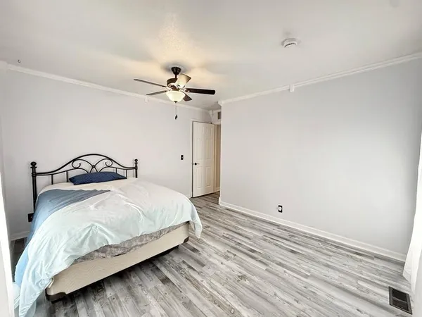 $295,500 | 2004 North Lynn, Nevada, MO 64772