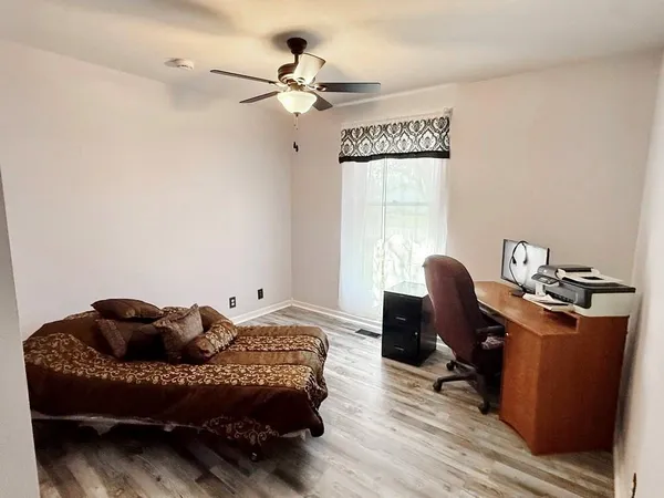 $295,500 | 2004 North Lynn, Nevada, MO 64772