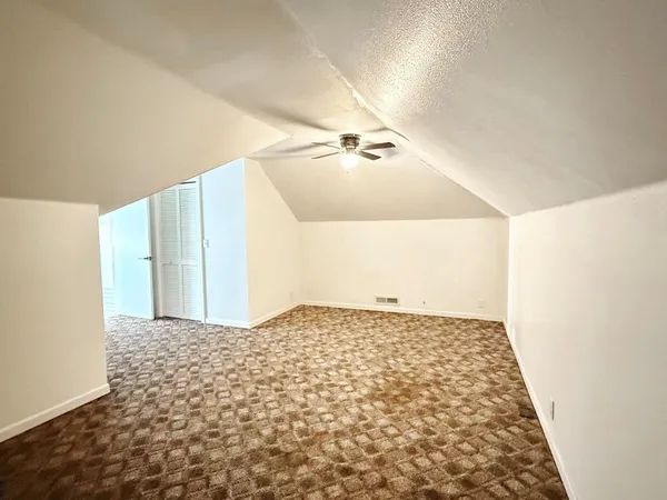 $295,500 | 2004 North Lynn, Nevada, MO 64772