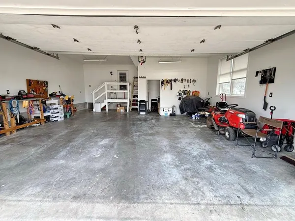 $295,500 | 2004 North Lynn, Nevada, MO 64772