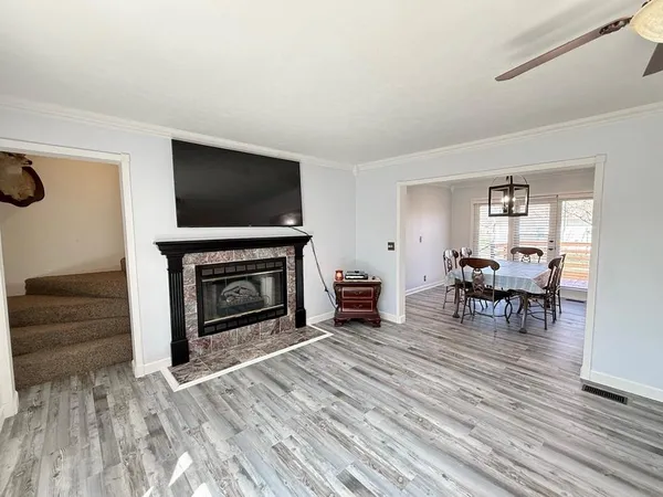 $295,500 | 2004 North Lynn, Nevada, MO 64772