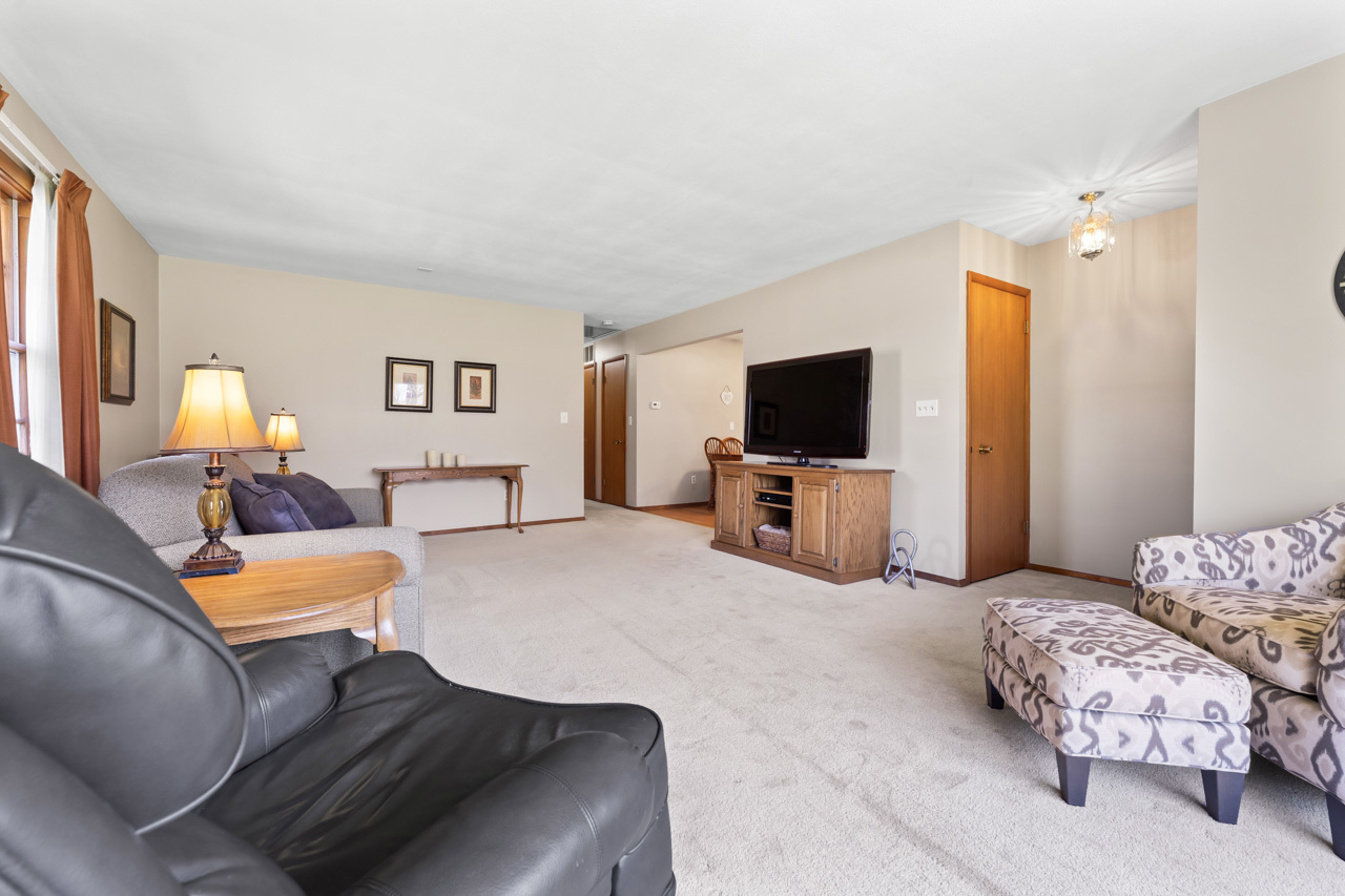1618 Southeast River Road Montgomery, IL 60538 - Photo 5 of 41 Gallery Image 5