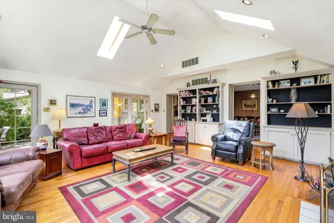 $799,999 | 841 Ivy Road, Ambler, PA 19002