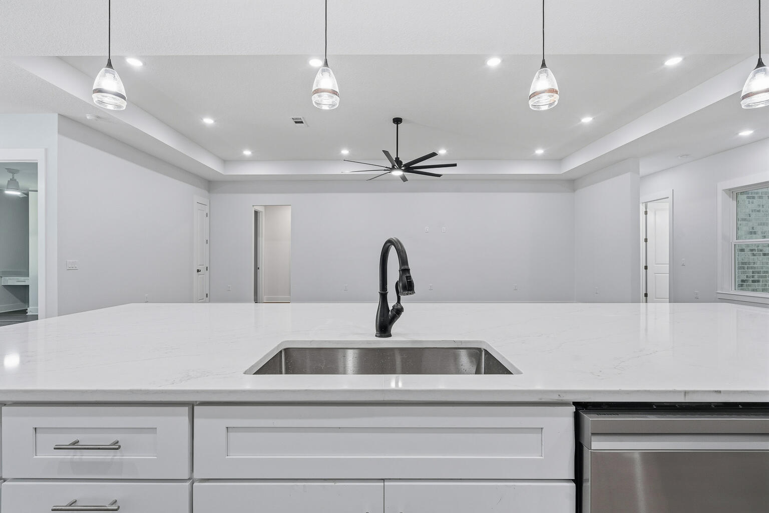 6621 Bluefish Road Navarre, FL 32566 - Photo 6 of 48 DSC03818