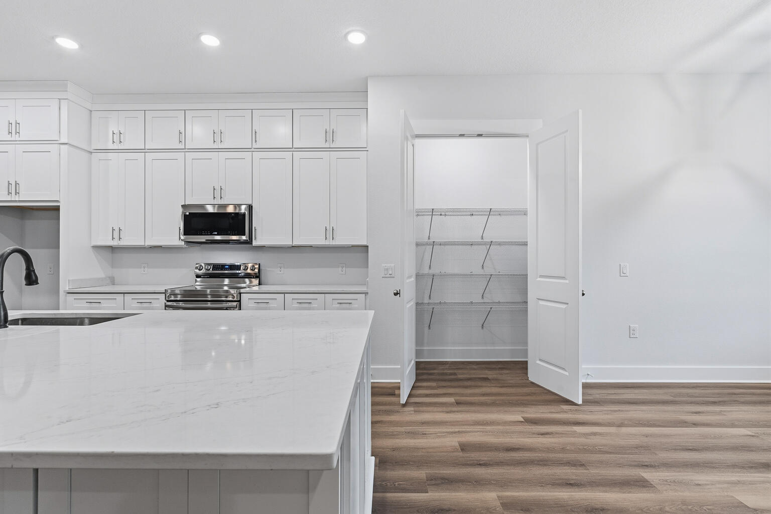 6621 Bluefish Road Navarre, FL 32566 - Photo 9 of 48 DSC03830