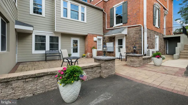 $2,200 | 112 East State Street, Unit 6, Doylestown, PA 18901