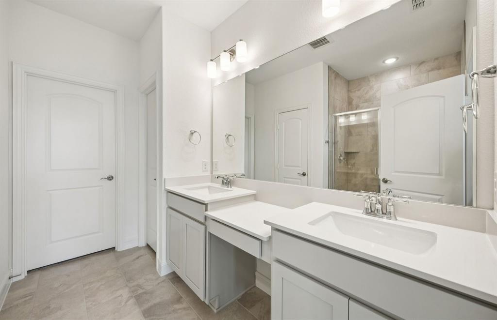 829 Norfolk Lane Godley, TX 76044 - Photo 15 of 21 Owner's bath with dual sinks