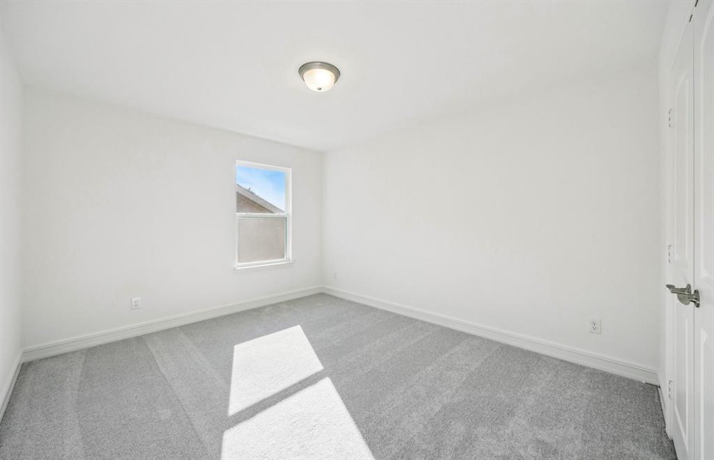 829 Norfolk Lane Godley, TX 76044 - Photo 18 of 21 Secondary bedroom