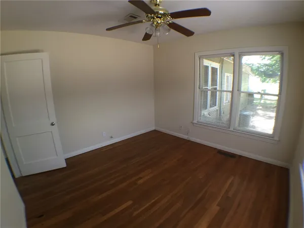 $2,800 | 2000 Schulle Avenue, Austin, TX 78703