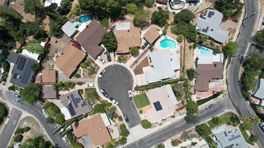 7129 Samoa Place Tujunga, CA 91042 - Photo 4 of 29