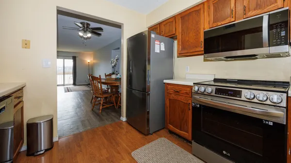 $114,900 | 1010 Arlene Court, Unit 5, Bloomington, IL 61701