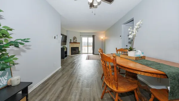 $114,900 | 1010 Arlene Court, Unit 5, Bloomington, IL 61701