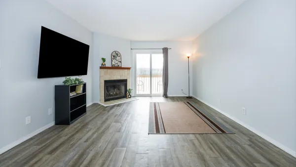 $114,900 | 1010 Arlene Court, Unit 5, Bloomington, IL 61701