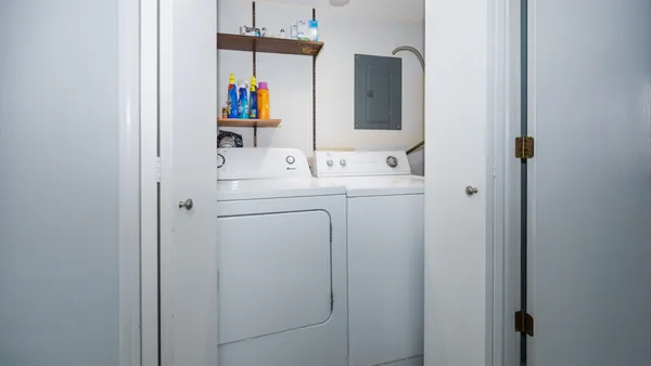 $114,900 | 1010 Arlene Court, Unit 5, Bloomington, IL 61701