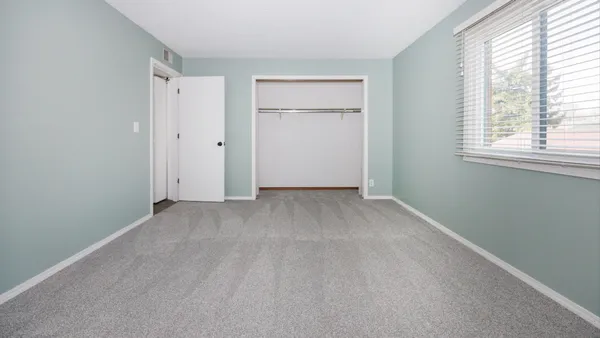 $114,900 | 1010 Arlene Court, Unit 5, Bloomington, IL 61701